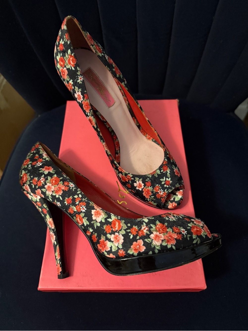Betsey Johnson Vintage floral peep-toe platform Satin pumps - Picture 8 of 10